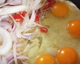 A picture of step 2 of Stir-Fry Maggi Instant Noodles Curry Flavour.