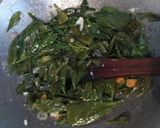 Foto langkah ke 4 dari resep Tumis daun ginseng.