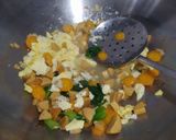 Foto langkah ke 5 dari resep Kwetiaw Goreng.