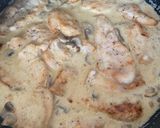 Tejszínes gombás csirkemell ☺️ recept fázis 2 fotója