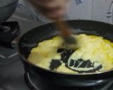 A picture of step 3 of Moong Dal Laddoo without sugar.