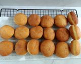 Foto langkah ke 7 dari resep Bomboloni Tower.
