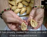 मावा गुजिया (Mawa Gujiya recipe in hindi) रेसिपी चरण 52 फोटो