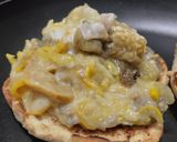Foto del paso 7 de la receta: Sándwich🥙de berenjena,🍆calabacín y queso🧀crema🥯