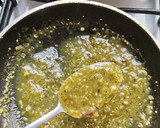Foto del paso 3 de la receta: Chilaquiles con elote asado, frijoles negros y pepitas