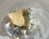 Foto del paso 2 de la receta: Relleno de roquefort para tartaletas saladas
