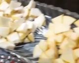 A picture of step 1 of Creamy fruit salad.