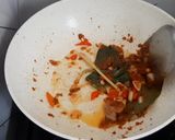 Foto langkah ke 3 dari resep Tumis Bunga Pepaya, Tips Tidak Pahit dan Warna Bunga Tetap Hijau.