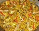 Foto del paso 9 de la receta: Fideuá con pollo y cigalas