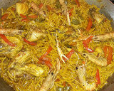 Foto del paso 9 de la receta: Fideuá con pollo y cigalas