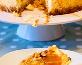 A picture of step 6 of Apple Crumble Cheesecake.