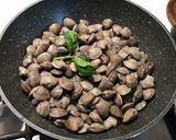 Foto del passaggio 3 della ricetta Scialatielli con pescespada, lupini e crema di datterini