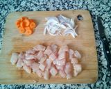 Foto del paso 2 de la receta: Pollo con nata al curry con arroz blanco