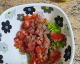 Foto del paso 2 de la receta: Huevos rotos con pico de gallo