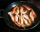 Foto del paso 5 de la receta: Paella con marisco y rape a la cúrcuma