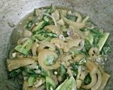 Foto langkah ke 3 dari resep Kikil Tumis Cabe Ijo.