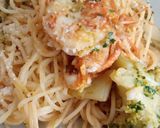 Foto del paso 4 de la receta Espaguetis finos con gambones y brócoli