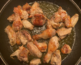 Foto del paso 4 de la receta: Pollo frito al ajillo