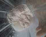 Foto del paso 2 de la receta: Pizza con masa de papa hecha en sartén...🤔🤨🙄🍕🧀🍳🌰🍆🧀🍕