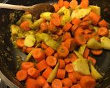 Une image de l'étape 5 de Cercueils de pommes de terre d'Halloween sur lit de purée de carottes.