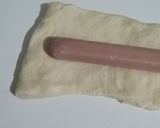 Foto del paso 2 de la receta: Pan casero relleno de salchicha y salsa criolla