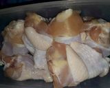 รูปขั้นตอนการทำที่ 1 ของ ต้มยำน่องไก่ใส่เห็ด