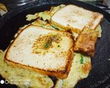 A picture of step 3 of Bread omlette.