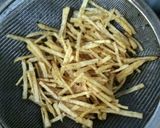 Foto langkah ke 3 dari resep Petis kentang kering pedas manis.