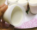 Hình bước làm 3 của món Sữa chua úp ngược