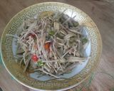 Foto langkah ke 3 dari resep Tumis kulit singkong dan teri.