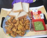 A picture of step 7 of Sindhi style gram flour Pakode or bhajiya.