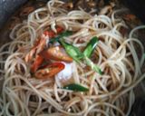 รูปขั้นตอนการทำที่ 7 ของ สปาเก็ตตี้ผัดขี้เมาหอยแมลงภู่
