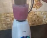 A picture of step 3 of Guava-Pomegranate Punch.