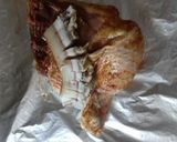 Alufóliában sült csirkecomb recept fázis 2 fotója