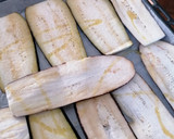 Foto del paso 2 de la receta: Canelones de berenjena rellenos de queso y espinacas