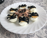 Foto del paso 2 de la receta: Huevos de arañas 🎃