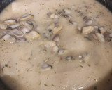 Foto del paso 5 de la receta: Merluza con coquinas en salsa verde