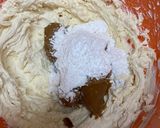 A picture of step 5 of Lotus Biscoff cheese cake.