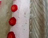 A picture of step 11 of Strawberry swiss roll😋🍓.