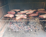 Foto del paso 3 de la receta: Parrilla de carne a la brasa (entrañas, panceta, lomo, morcilla)