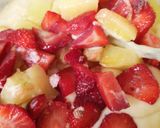 Foto del paso 3 de la receta: Copito de frutas y flores para mamá