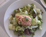 Foto del paso 2 de la receta: Ensalada verde con palta rellena de atún