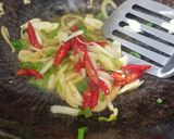 Foto langkah ke 2 dari resep Cumi tahu saus tiram ala upie.