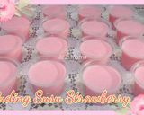 Foto langkah ke 2 dari resep 30. Puding Susu Strawberry #BikinRamadanBerkesan.