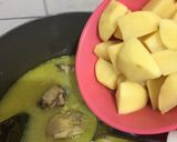 Foto langkah ke 4 dari resep Opor ayam (kentang) #Bandungrecook2_ConySeptiani.