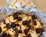 Gambar langkah 2 resipi 👩🍳Biscuit Marshmallow Dessert.