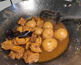 Foto langkah ke 5 dari resep Semur Tahu Telur Betawi.