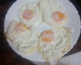 Foto del paso 1 de la receta Huevos rotos con papas fritas, pimiento frito y jamón serrano