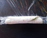 Une image de l'étape 5 de Rouleaux de wraps à la truite fumée et crudités.