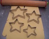 Foto del paso 3 de la receta: Árbol navideño de galletas de estrella